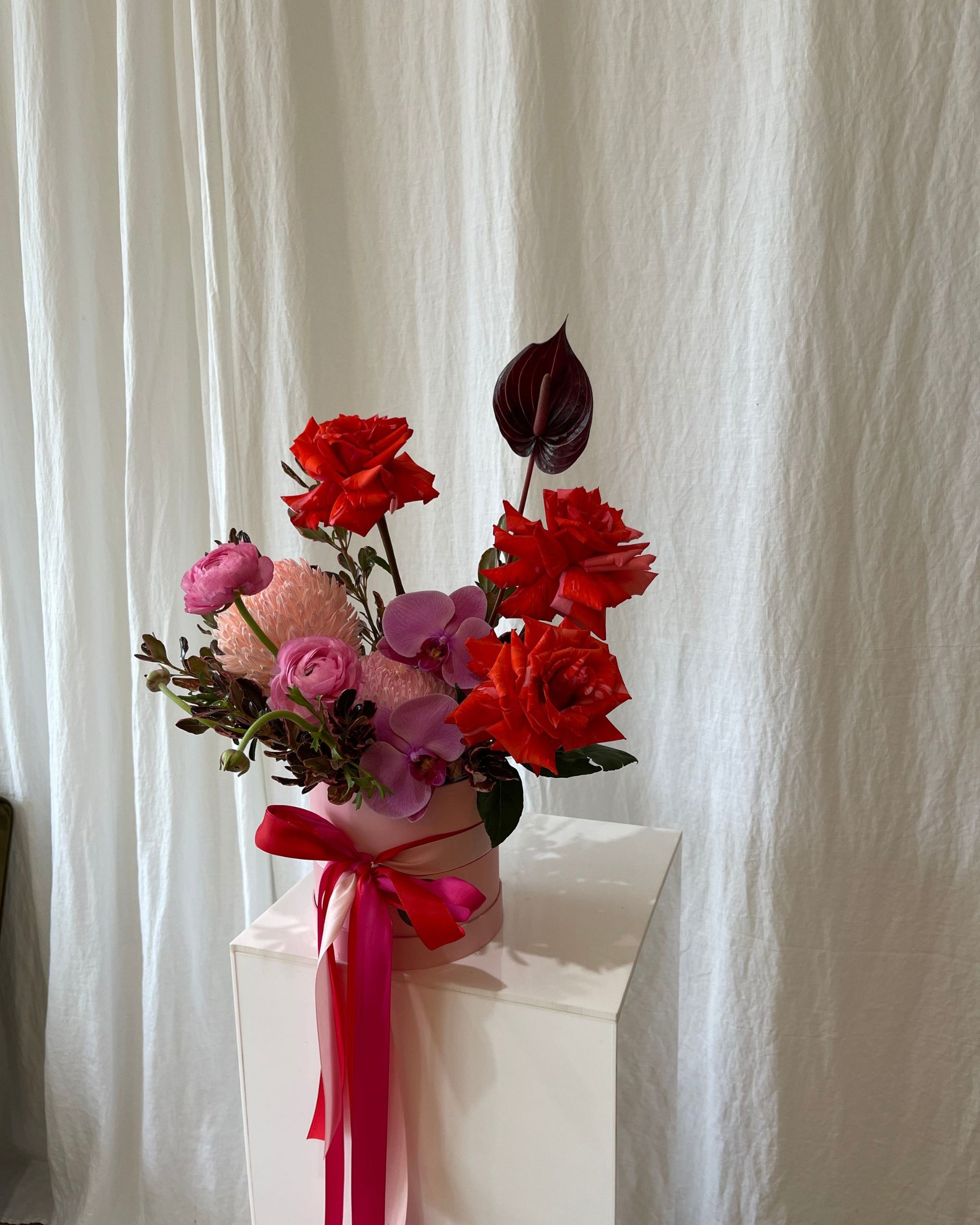 Oh Lola Hat Flower Arrangement | Sunshine Coast Flowers | Sunshine Coast Florist